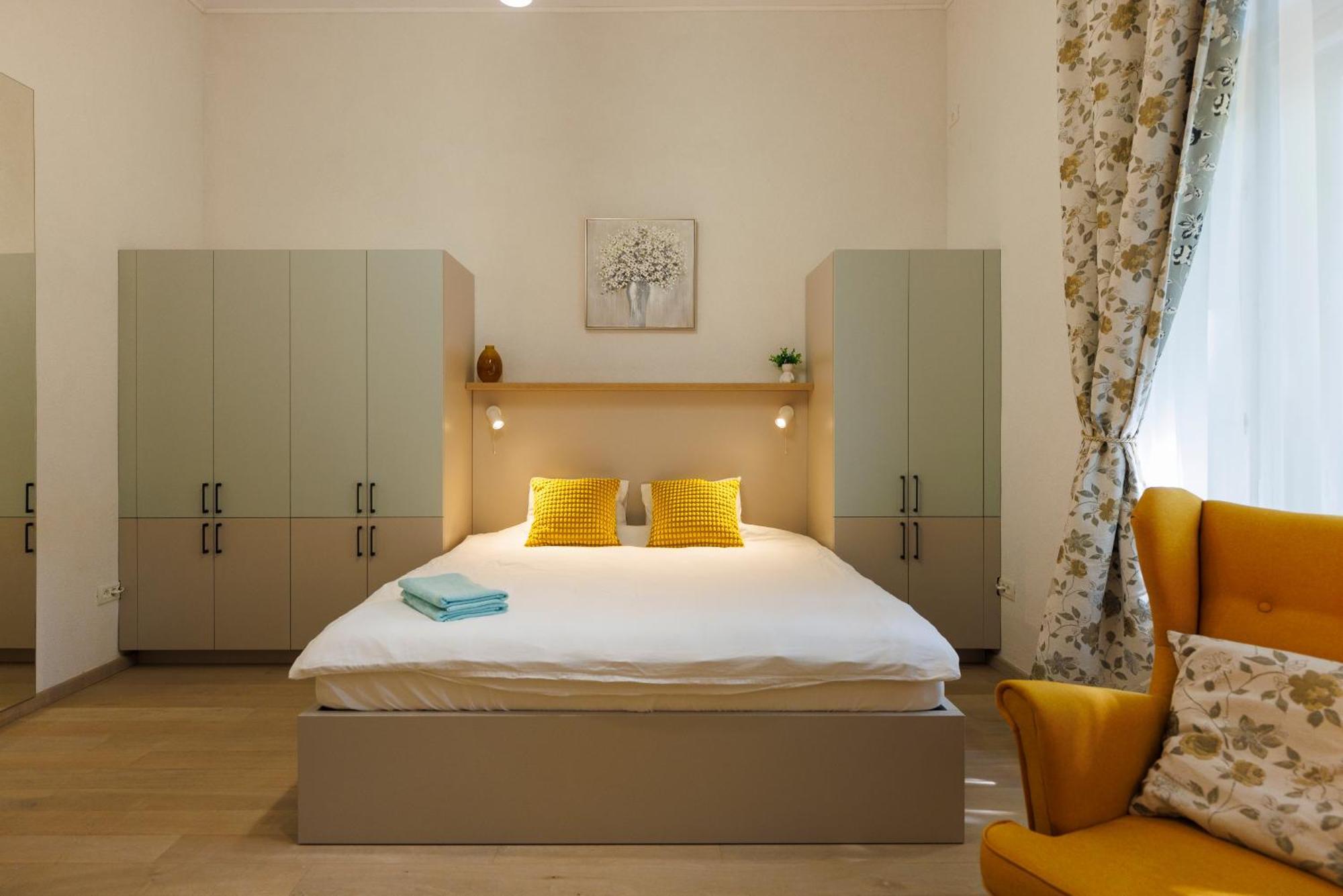 Victoriei Square Apartment Timisoara Bagian luar foto