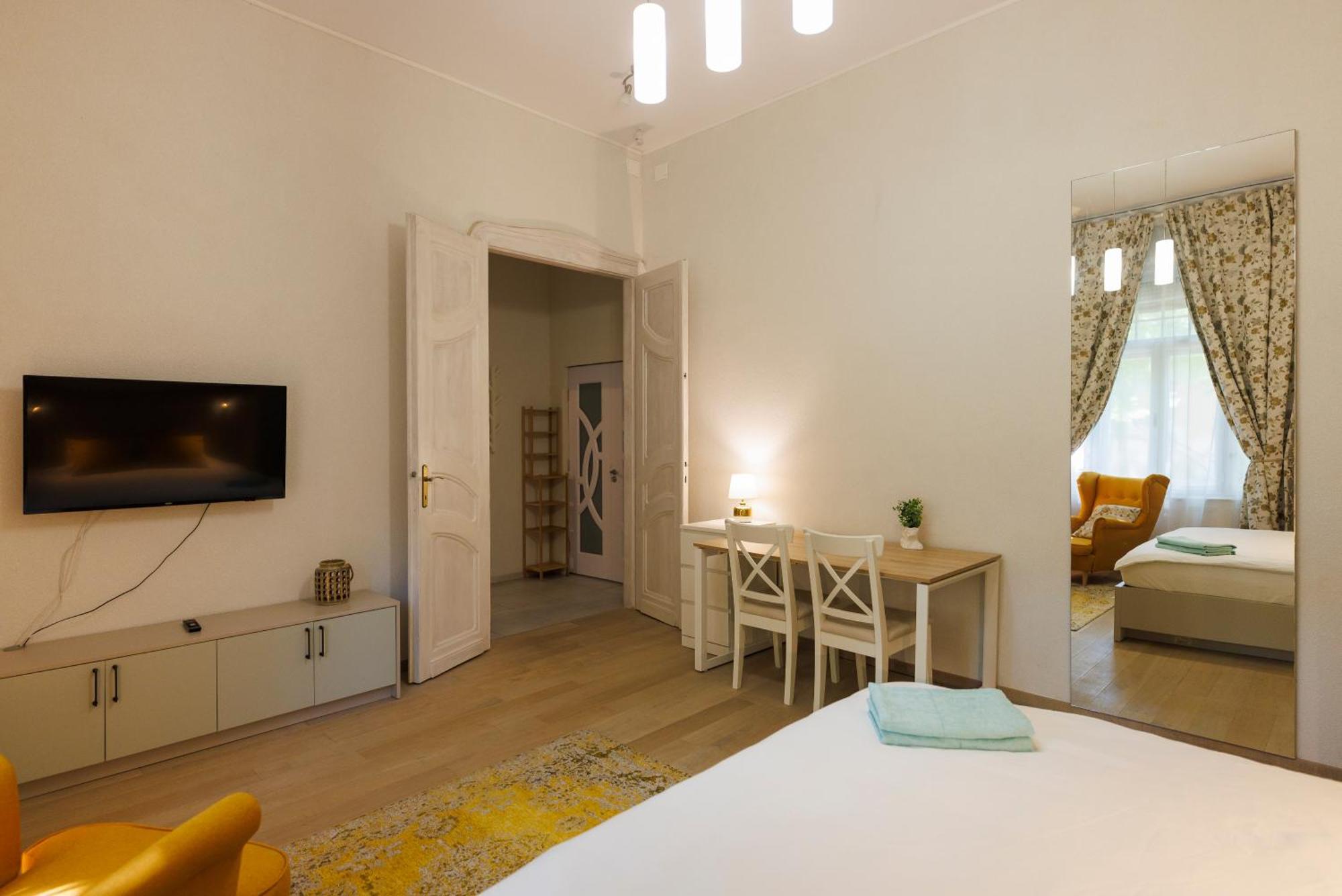 Victoriei Square Apartment Timisoara Bagian luar foto